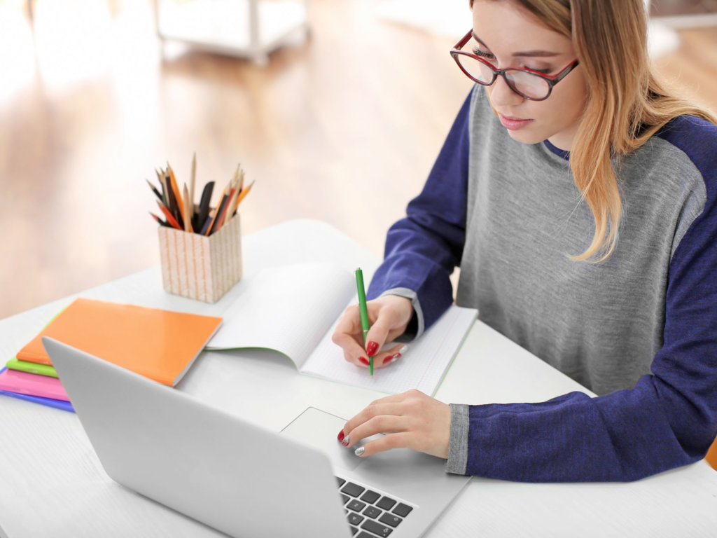 Materiały do zdalnych lekcji w serwisie Opracowania.pl - listopad