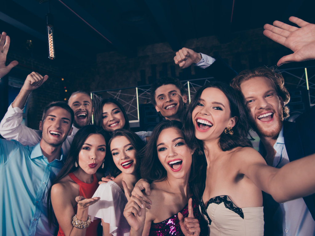 Studniówka 2022. Czy impreza się odbędzie i ile może kosztować?