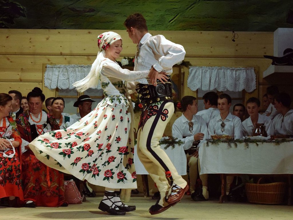 QUIZ: Wychodzisz na dwór czy na pole? Sprawdź, czy znasz te regionalizmy