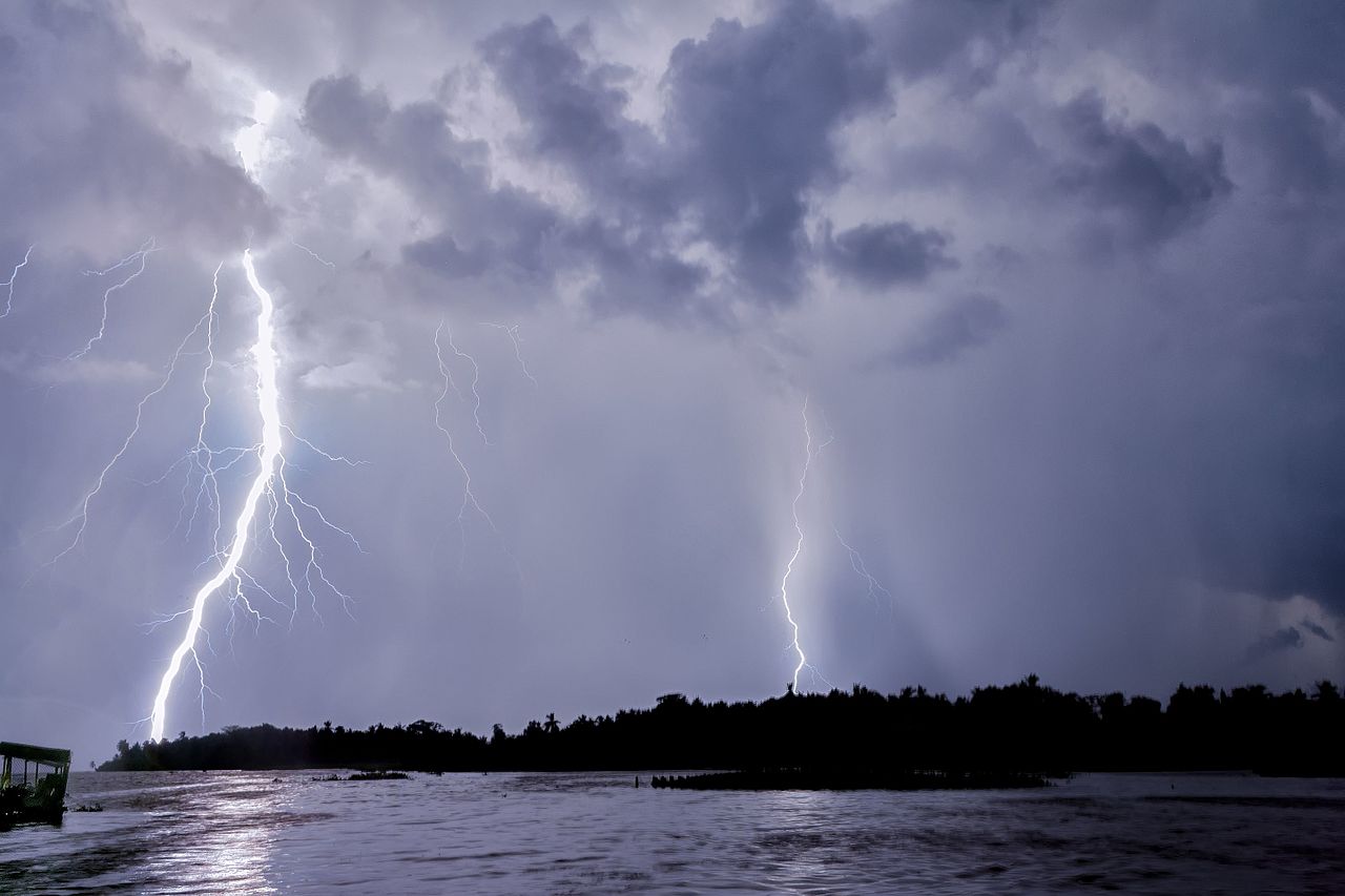 Catatumbo_Lightning_-_Rayo_del_Catatumbo_(23691566642)