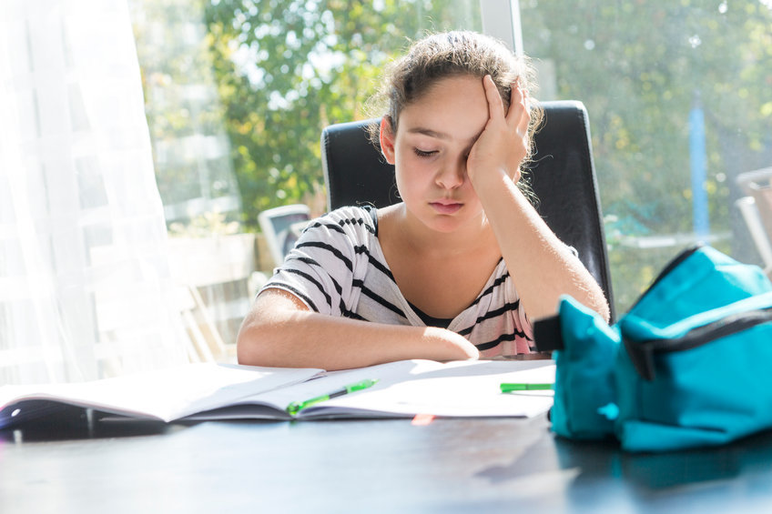 Twoje dziecko ma trudności z nauką, pisaniem na czas lub egzaminami? To może być przyczyna