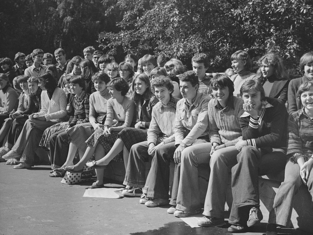 Slang młodzieżowy w PRL-u. Już przy 2. pytaniu może być kłopot