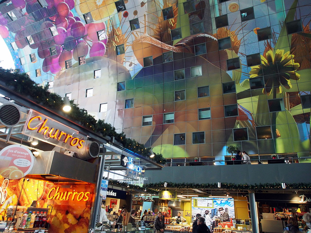 Markthal_(Rotterdam)_pic5