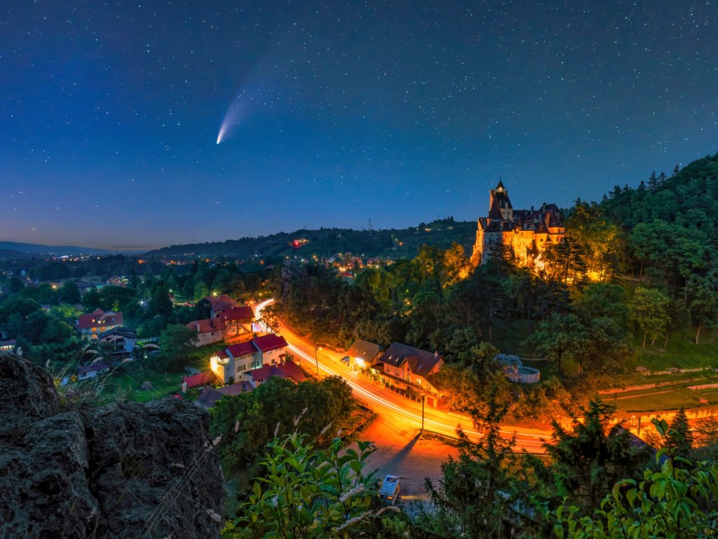 Kule ognia pojawią się na niebie. Gdzie można je zobaczyć?