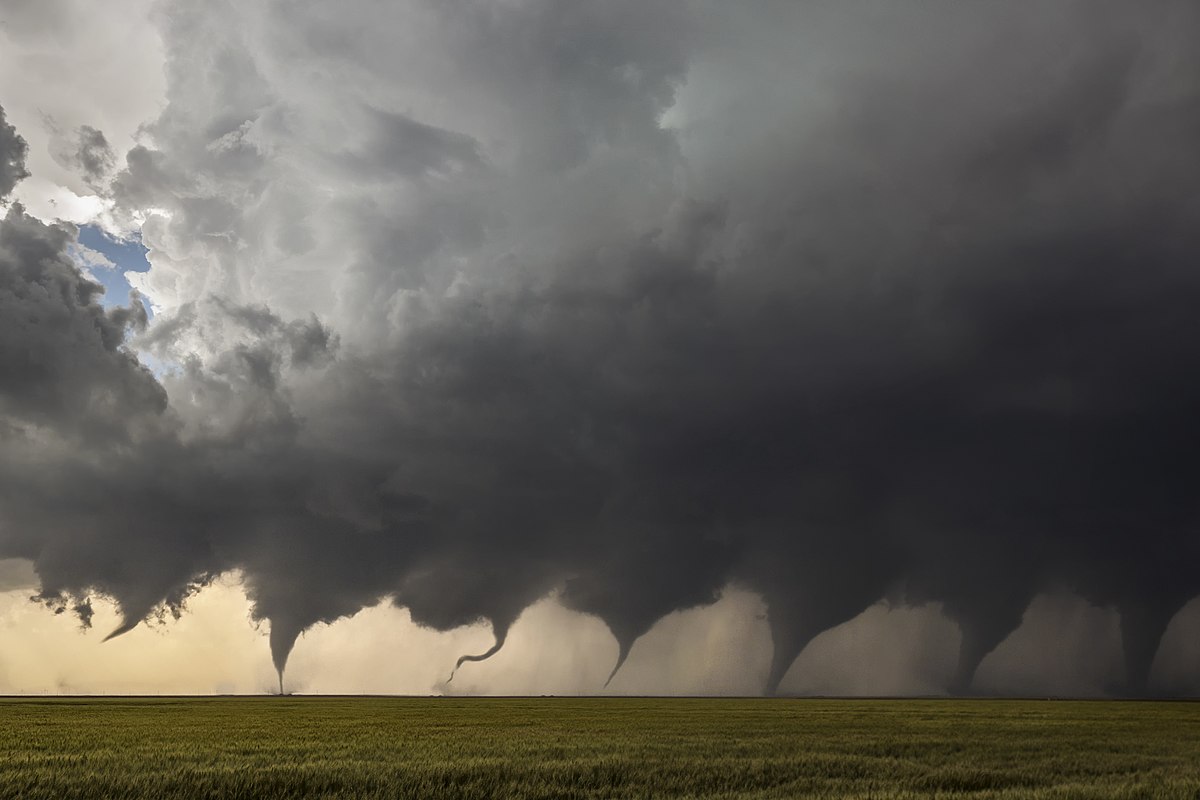 Evolution_of_a_Tornado