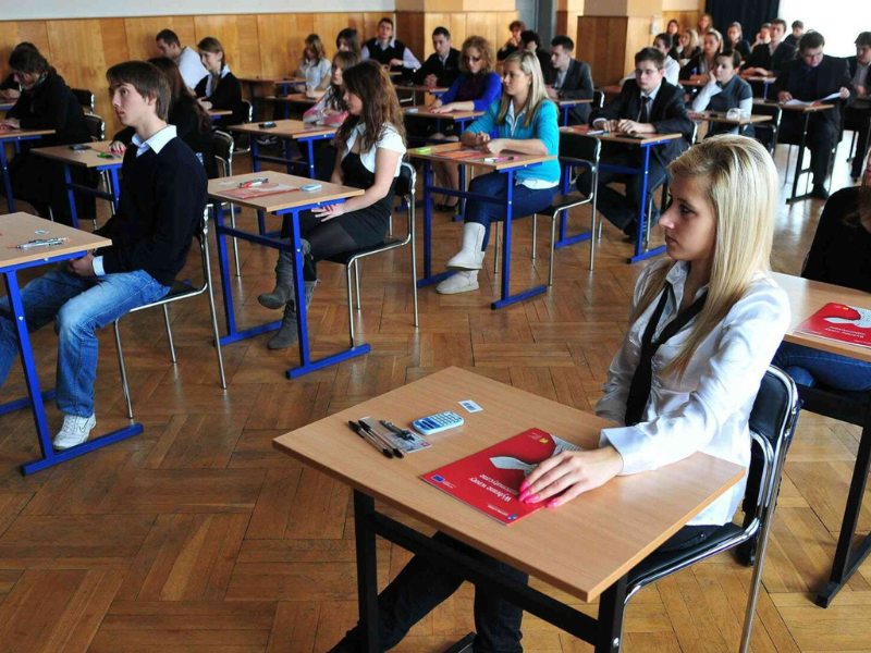 Próbna matura 2022/2023. Arkusze CKE z języków obcych (podstawa)