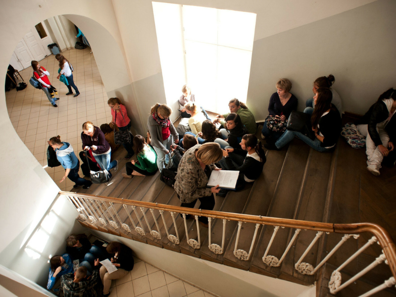 Co po ósmej klasie? Jak wybrać najlepszą szkołę średnią, na co zwracać uwagę?