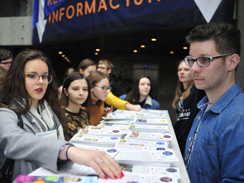 Jak wybrać uczelnię? Sprawdź, czy warto chodzić na dni otwarte uczelni