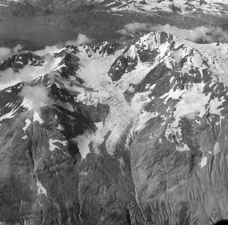 Romer_Glacier,_hanging_glacier_and_icefall,_August_16,_1961_(GLACIERS_5872)