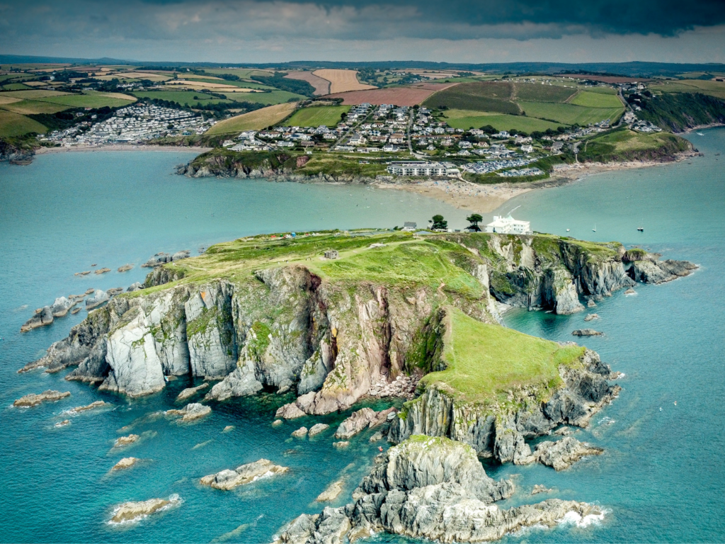 Była inspiracją Agathy Christie. Angielska wyspa jest do kupienia