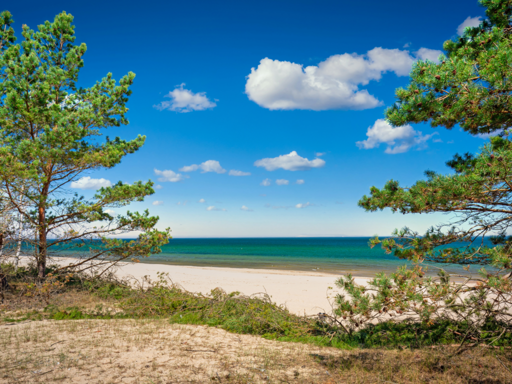 Wakacje nad Bałtykiem. Poznaj plaże, gdzie nie ma tłumów