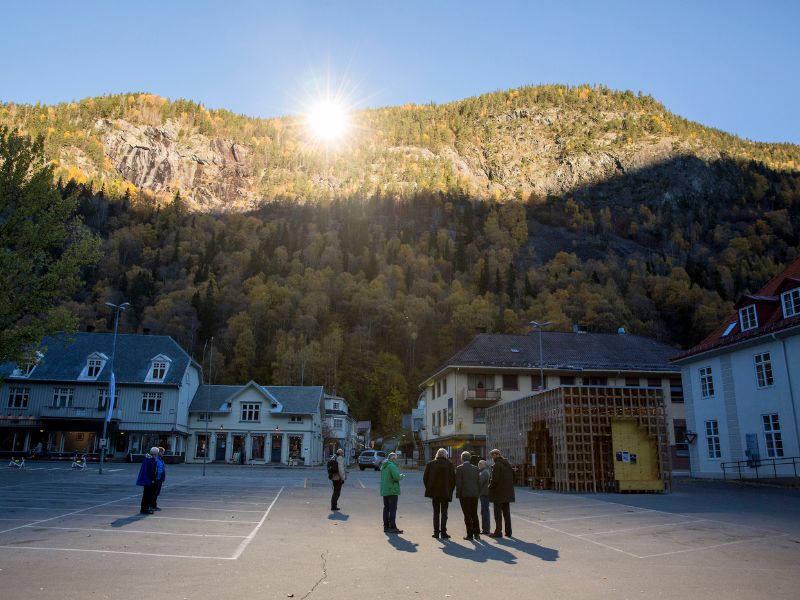 Rjukan z odbitym słońcem