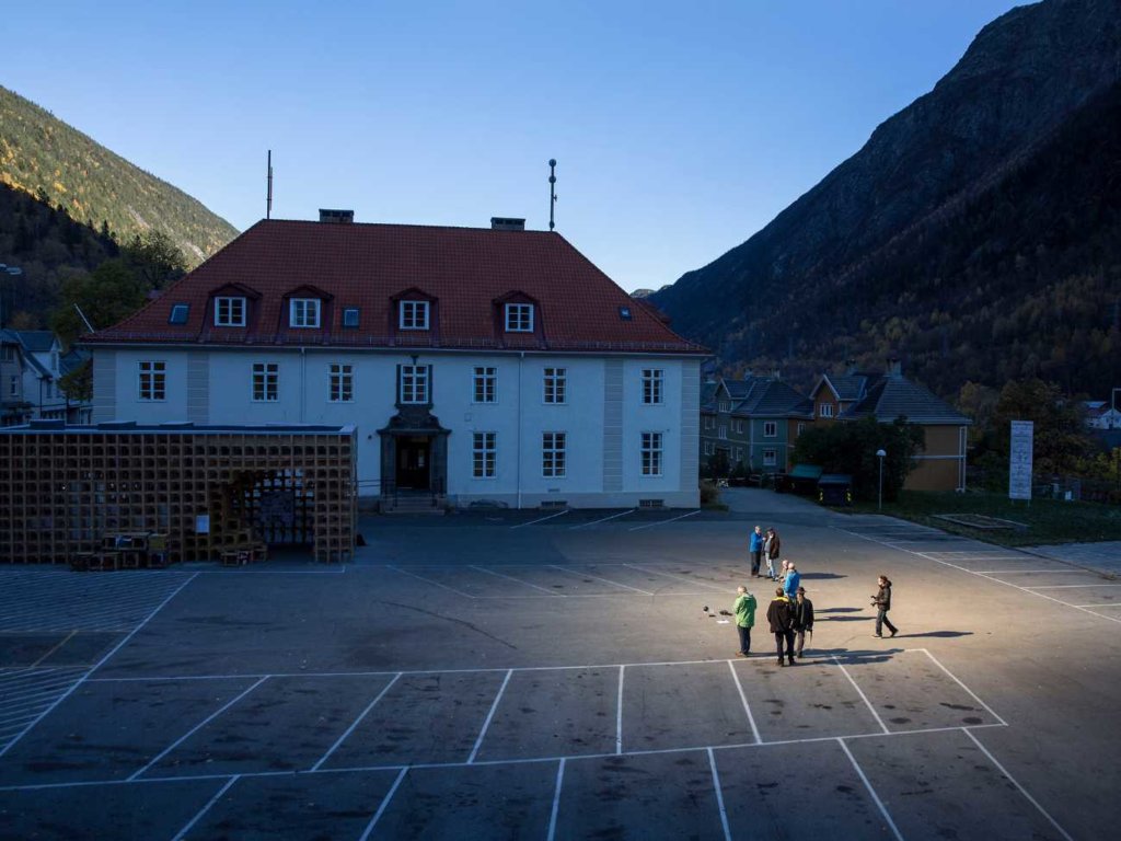 Mroczne miasteczko Rjukan. Ludzie żyją tam bez słońca