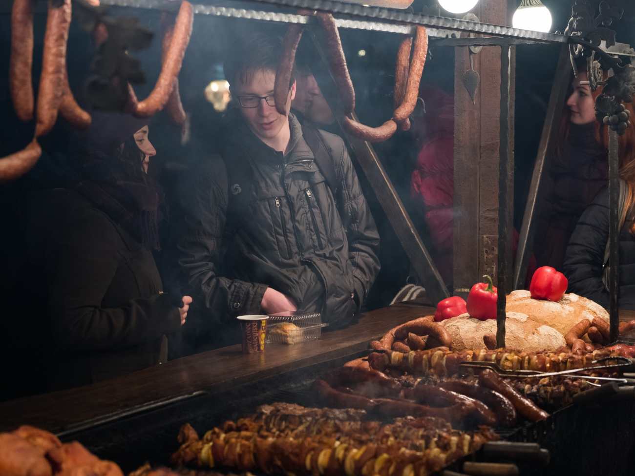 Przysmaki na jarmarku bożonarodzeniowym