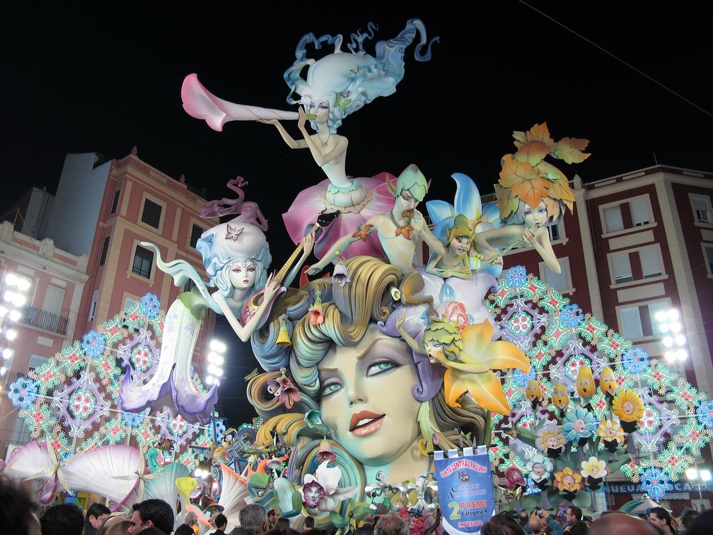 święto ognia las fallas wiosna walencja
