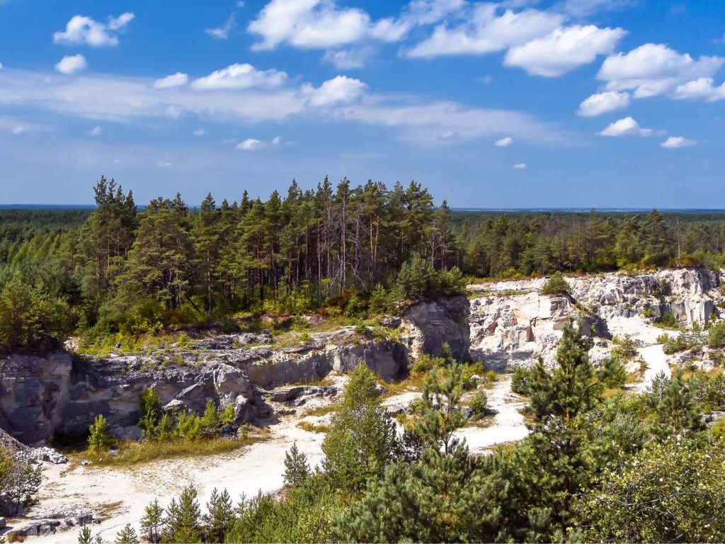 Kamienny Las na Roztoczu. Co kryją wyjątkowe kamieniołomy?