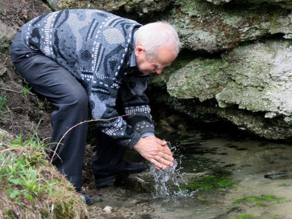 Wieś Wielkanoc. Mieszkańcy mają tam cudowne źródełko