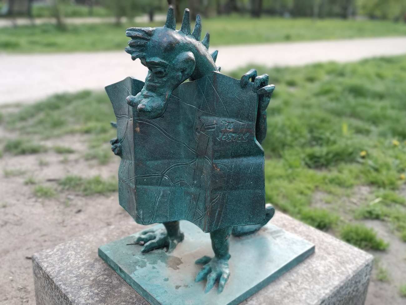 smok z mapą