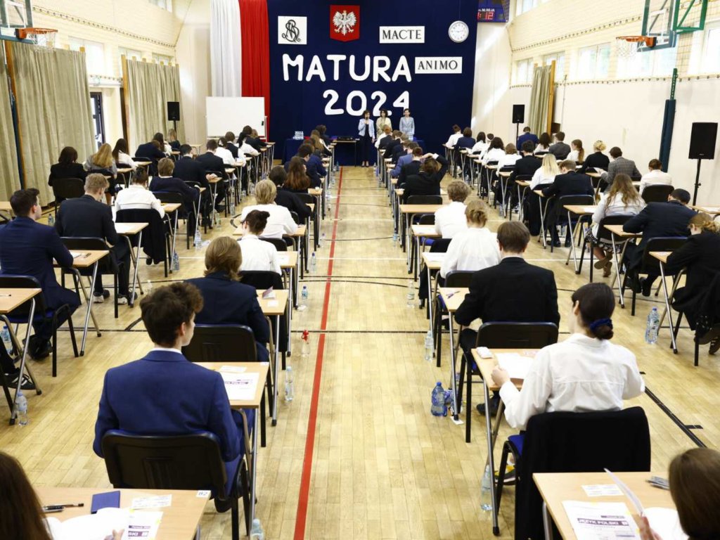 Matura 2024 z matematyki. Nauczyciel podpowiada, co zrobić po otrzymaniu arkusza