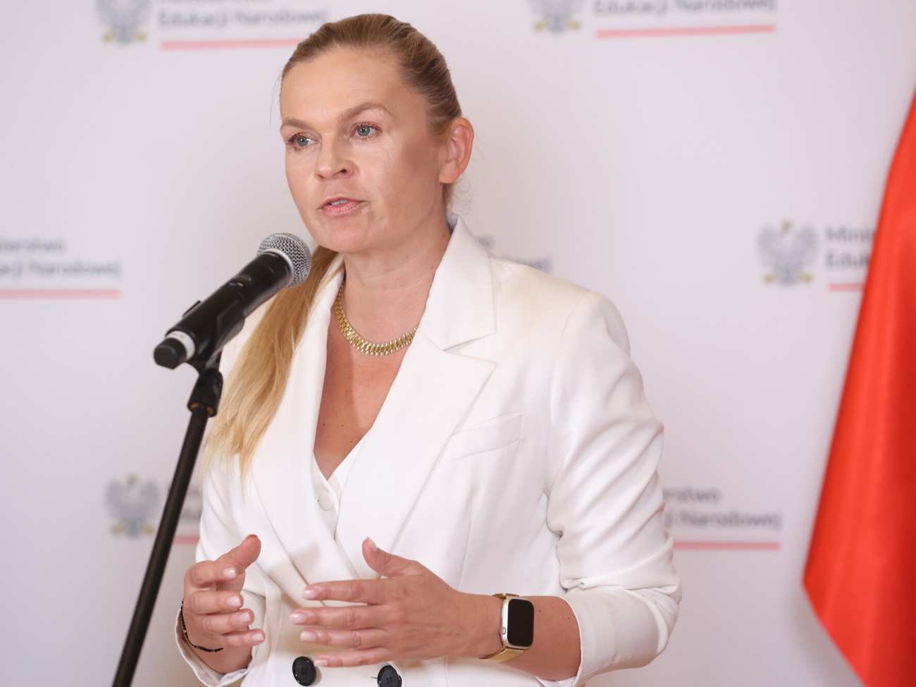 Artykuły higieniczne w szkołach. Barbara Nowacka walczy z ubóstwem menstruacyjnym