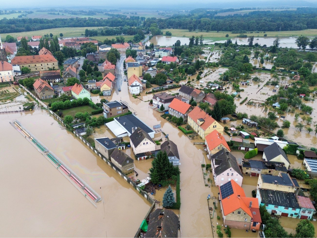 Powódź w Polsce. Odwołane zajęcia w szkołach i pomoc psychologiczna