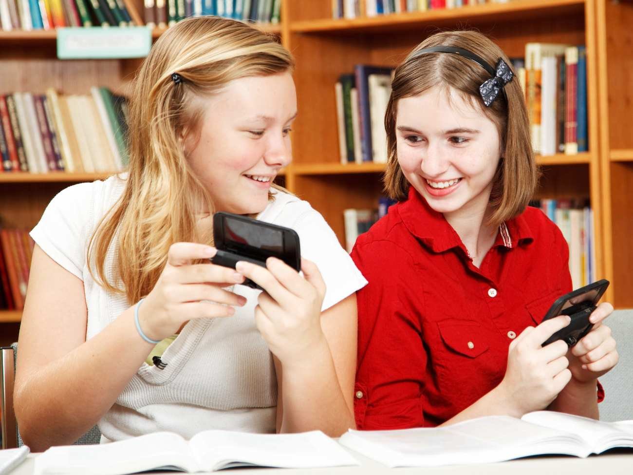 Młodzieżowe Słowo Roku 2024. Ruszył plebiscyt PWN