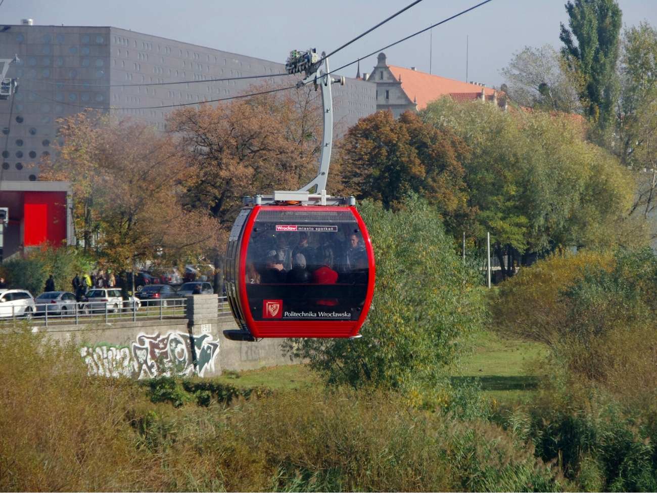 Linowa taksówka w centrum dużego miasta. To możliwe w Polsce