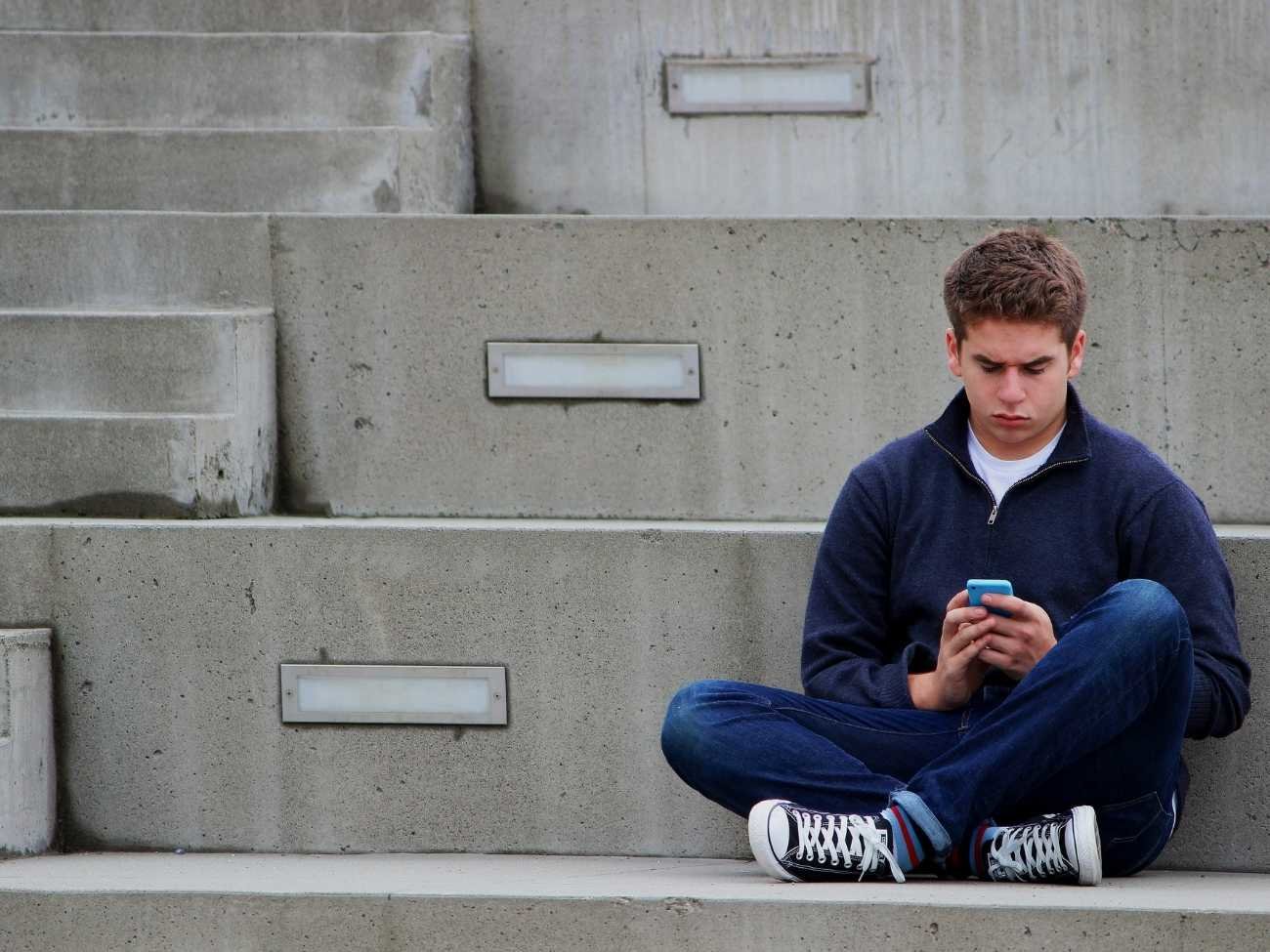 Zakaz mediów społecznościowych do 16 roku życia. Gdzie ma być wprowadzony?