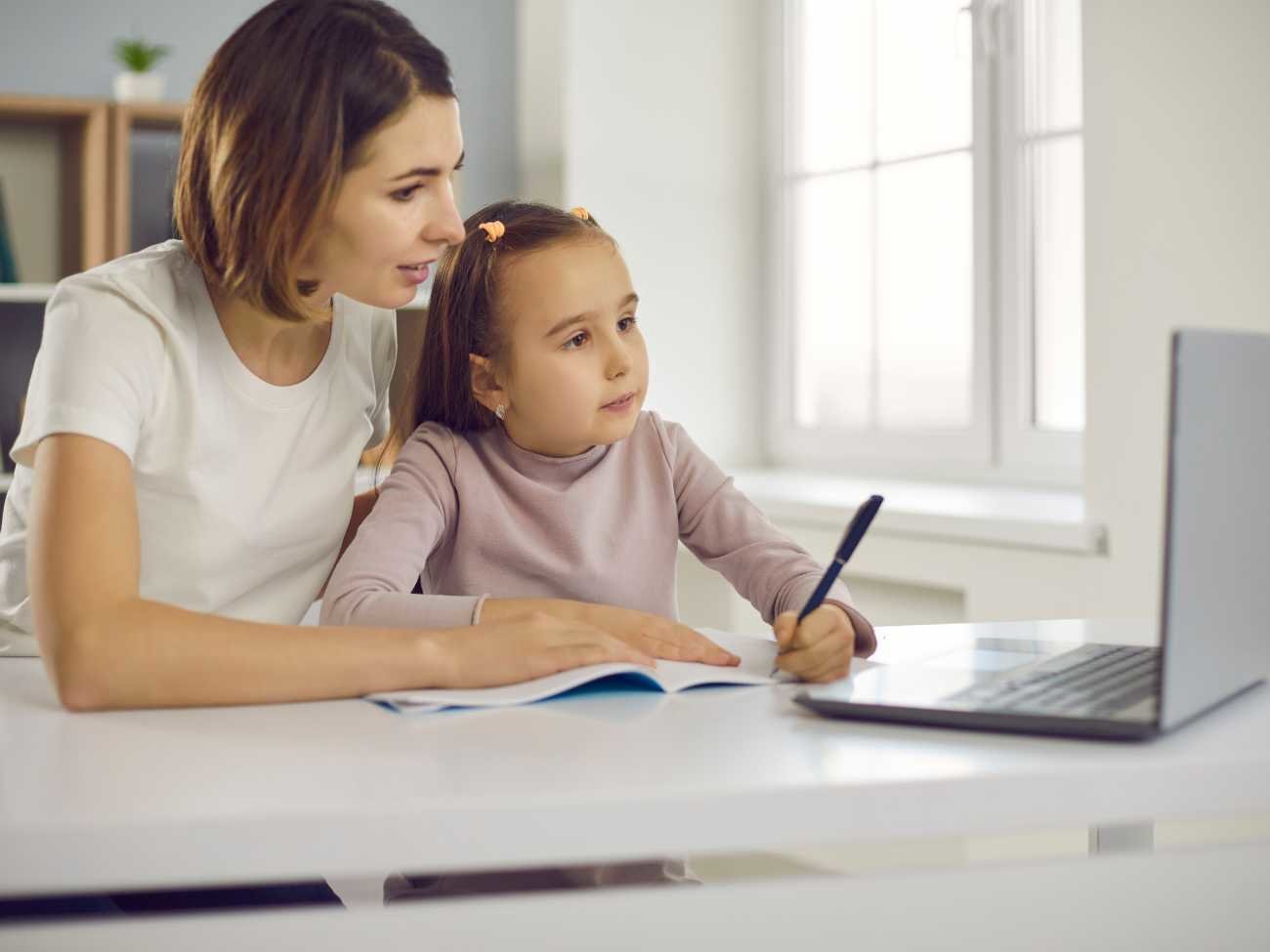 Czym zajmuje się guwernantka? Ten zawód to jeszcze nie przeżytek