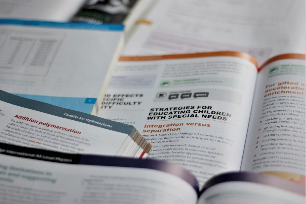 Gdzie kupić podręczniki szkolne, żeby nie przepłacić?