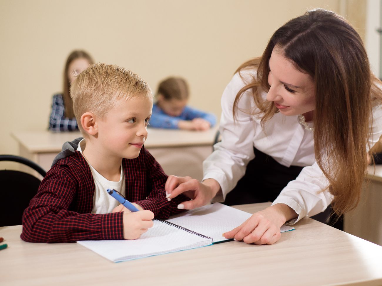 Ocenianie kształtujące wymaga systematycznej pracy, fot. Canva Pro
